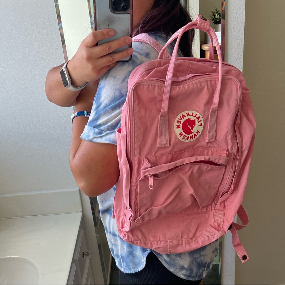FJALLRAVEN KÅNKEN 17" Laptop Backpack Pink